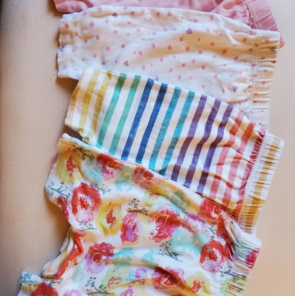 Bundle of preemie pants (4) - Picture 1 of 3